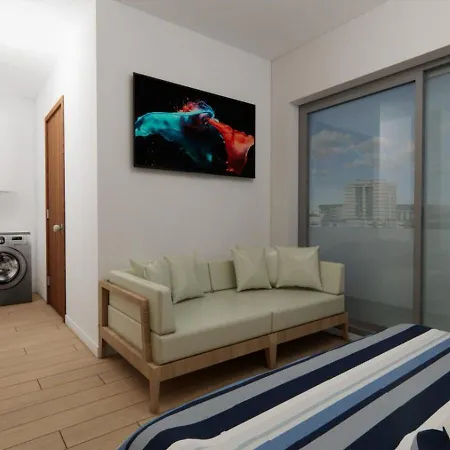 Dori's Kristal Studio Apartment Tirana
